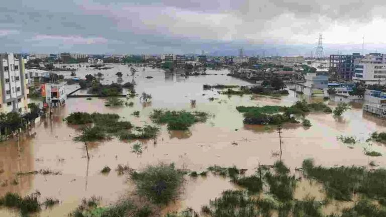 Budameru: బుడమేరు ఉగ్రరూపం.. రికార్డు స్థాయిలో నీటి ప్రవాహం..