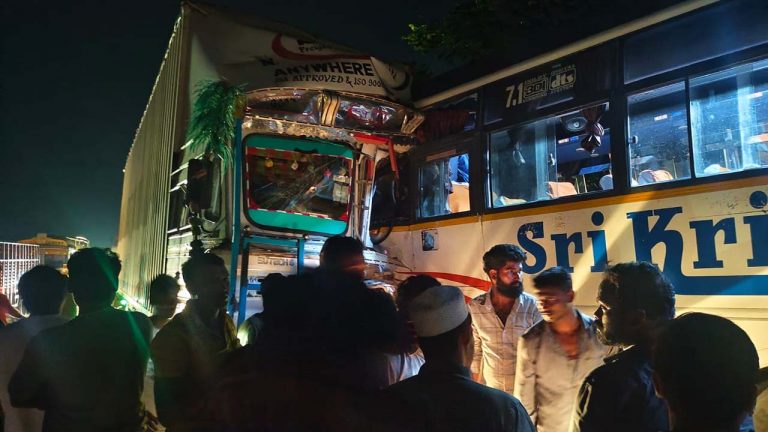 Bus Accident: ట్రావెల్స్‌ బస్సును ఢీకొట్టిన కంటైనర్‌ లారీ.. ఇద్దరు మృతి, 11 మందికి గాయాలు