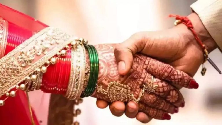 Bathing: భర్త “స్నానం” చేయడం లేదని విడాకులు కోరిన మహిళ..