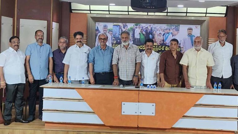 Floods: వరద బాధితులకు కోసం అన్ని థియేటర్లలో డబ్బులు, వస్తువుల కలెక్షన్ సెంటర్స్!!