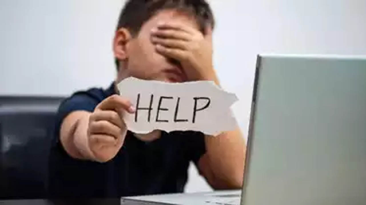 Instructions To Parents: ఇలా చేస్తే మీ పిల్లల్లో ఆత్మహత్య చేసుకోవాలనే.. కోరిక పుట్టడం ఖాయం!