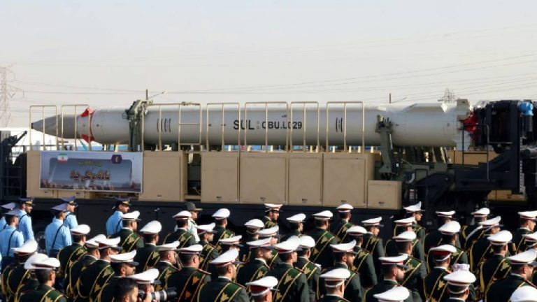 Iran: ఉద్రిక్తతల నడుమ.. కొత్త డ్రోన్‌లు, మిస్సైళ్లని ఆవిష్కరించిన ఇరాన్..