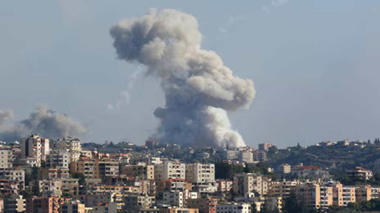 Israel-Lebanon: హిజ్బుల్లాపై ఇజ్రాయెల్ విధ్వంసం.. కమాండర్ మొహమ్మద్ హుస్సేన్ హతం..!