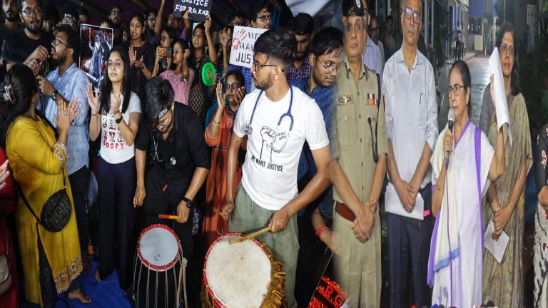 Kolkata Doctor Rape Case: సీఎంతో మరోసారి చర్చలు జరపాలి.. బెంగాల్ డాక్టర్స్ డిమాండ్..!