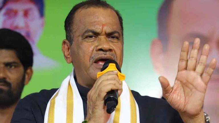 Komatireddy Venkat Reddy : బేగంపేట స్టేషన్ ఇప్పుడు అంతర్జాతీయ విమానాశ్రయాన్ని తలపిస్తోంది