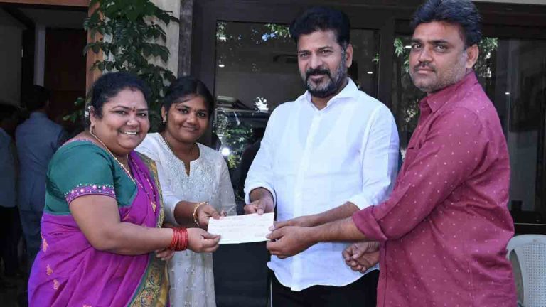 Kumari Aunty : ముఖ్యమంత్రి సహాయనిధికి కుమారి ఆంటీ విరాళం.. ఎంతంటే..!