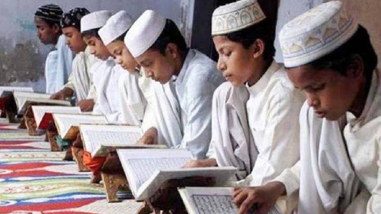 Uttar Pradesh: యూపీలో 513 మదర్సాల గుర్తింపు రద్దు..