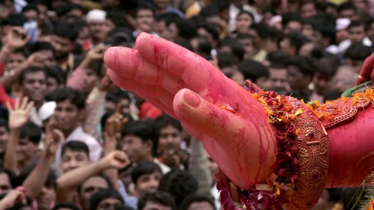 MP News: గణేశ్ మండపంలో మాంసం ముక్కలు..