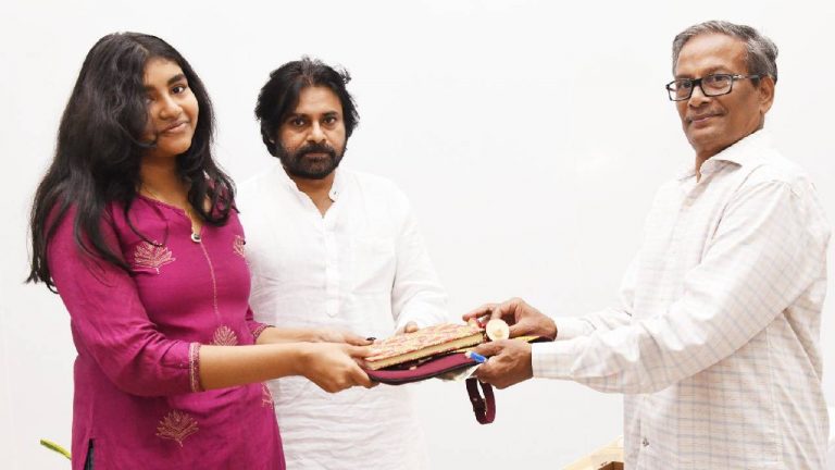 Pawan Kalyan: కుమార్తెకు పవన్ కళ్యాణ్ ఆసక్తికరమైన బహుమతి