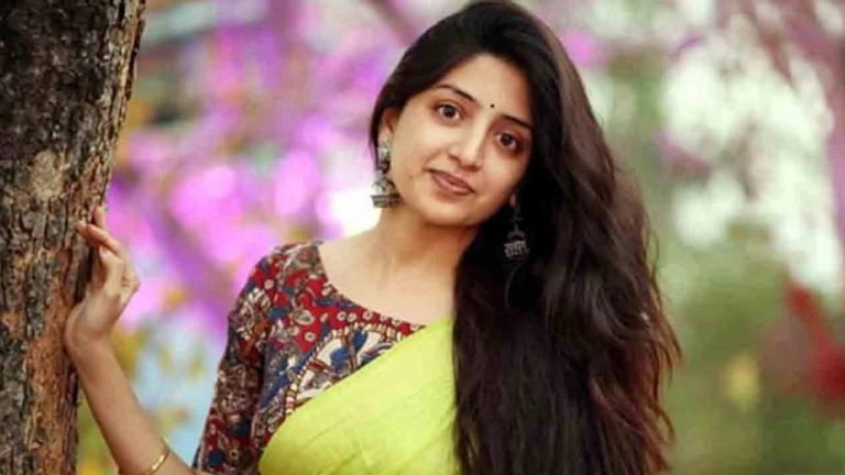 Poonam Kaur: ‘పవర్ రేపిస్ట్’.. కలకలం రేపుతున్న పూనమ్ కౌర్ ట్వీట్