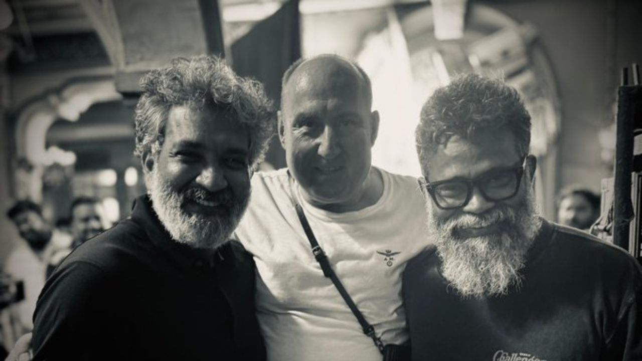 Puspa 2: ‘పుష్ప 2’ సెట్స్‌కి ప్రత్యేక అతిథి.. ఫోటోను పంచుకున్న మేకర్స్..