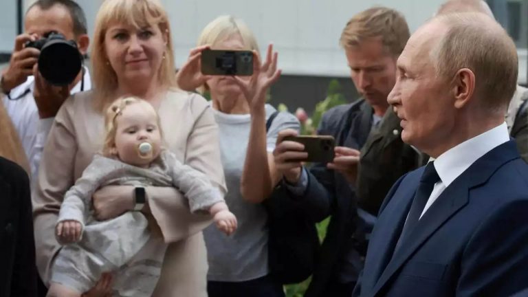 Russia: ఆఫీసు సమయంలో సె** బ్రేక్!.. పుతిన్ ఎందుకు ఈ నిర్ణయం తీసుకున్నారు?