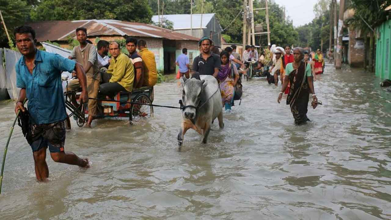 Heavy Rains: భారీ వర్షాలు.. విలీన మండలాలు అతలాకుతలం..