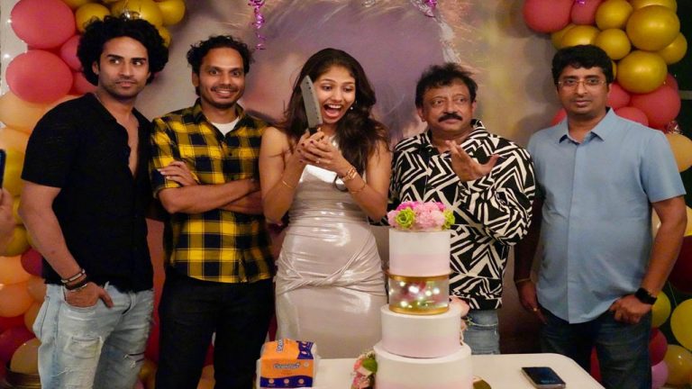 Saree Girl : వర్మ డెన్లో శారీ గర్ల్ బర్త్ డే సెలబ్రేషన్స్