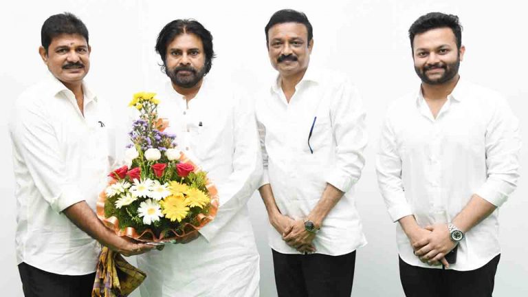 Kilari Rosaiah: వైసీపీకి మరో షాక్.. డిప్యూటీ సీఎం పవన్⁬తో మాజీ ఎమ్మెల్యే కిలారి రోశయ్య భేటీ..