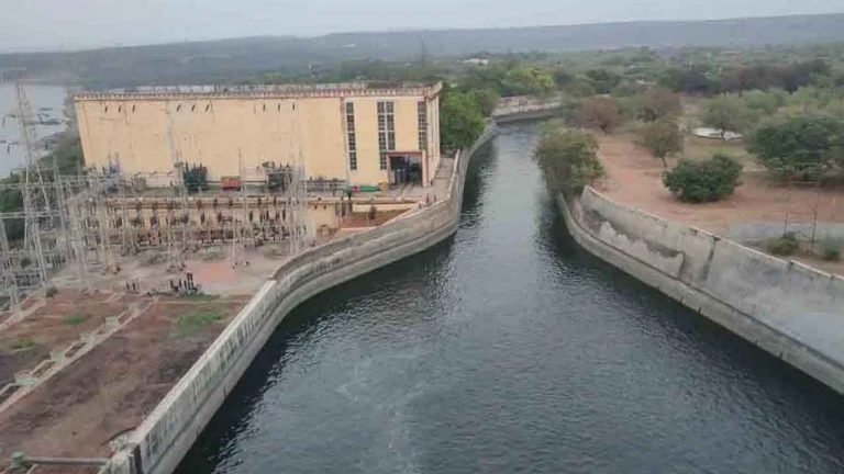 Sagar Canal : సాగర్‌ కాలువకి మళ్లీ గండి.. నీటి విడుదల నిలిపివేత