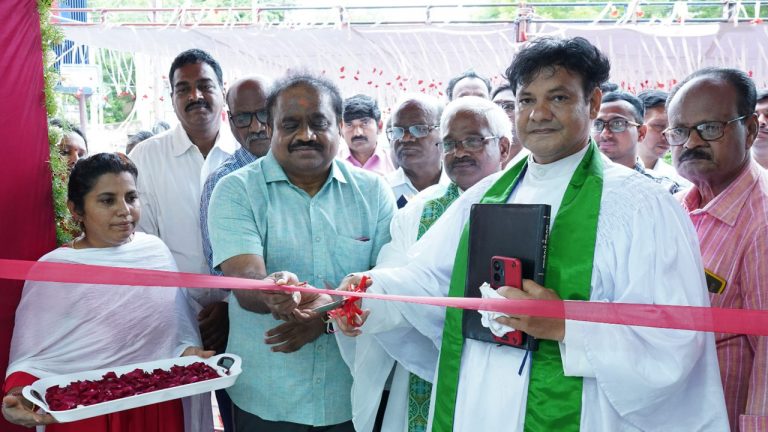 Sathya in Kadapa :  ఘనంగా కడపలో సత్య ఏజెన్సీస్ 30వ షోరూం ప్రారంభం..