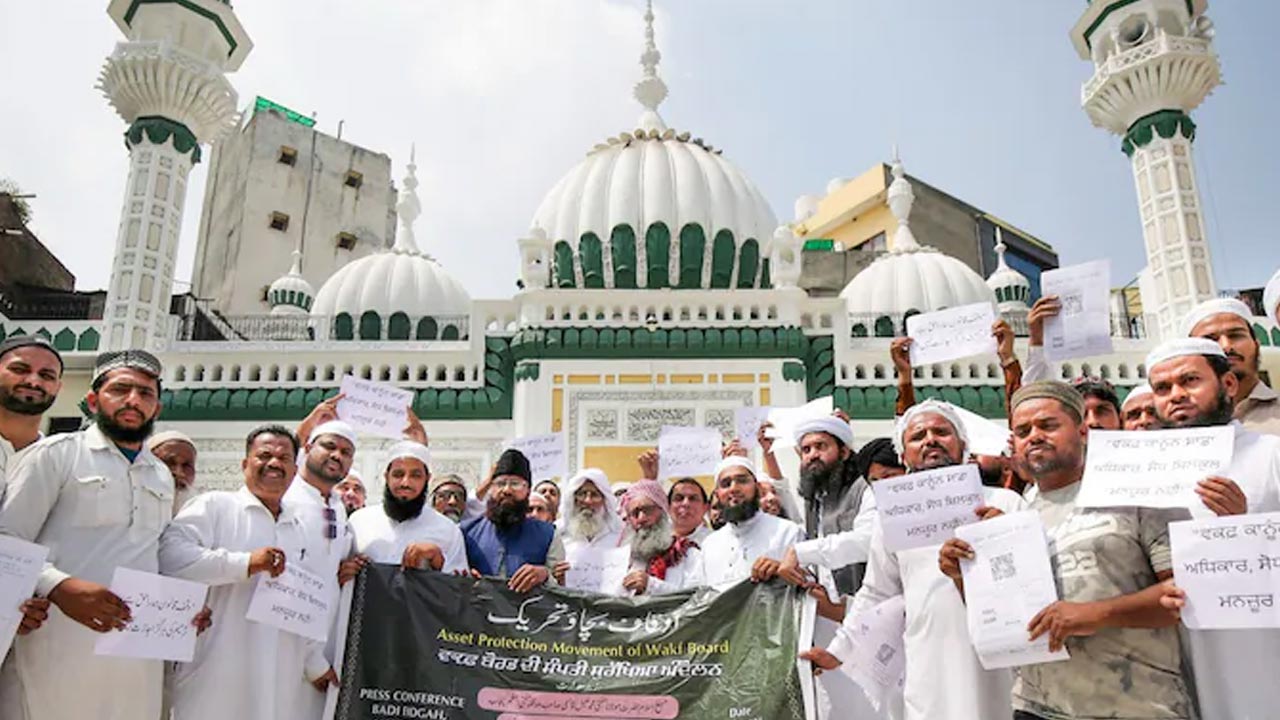 Waqf Bill: వక్ఫ్ బిల్లు సవరణను నిర్వీర్యం చేయడానికి పాకిస్తాన్, చైనా కుట్ర..?