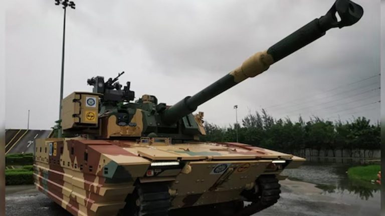 India: చైనాకు చెక్.. తేలికపాటి యుద్ధ ట్యాంకు పరీక్షలు విజయవంతం