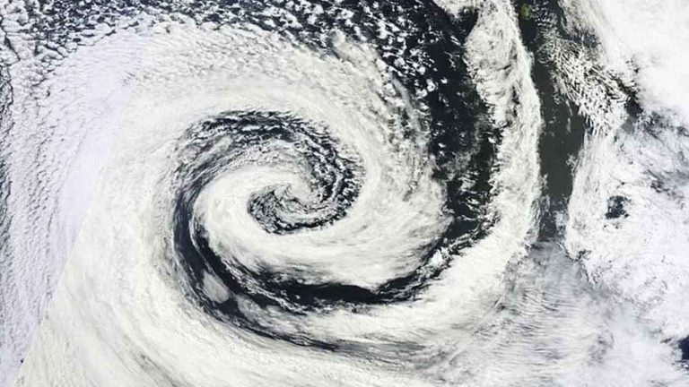 AP Weather : బలహీనపడిన వాయుగుండం… అల్పపీడనంగా మారి వాయుగుండం