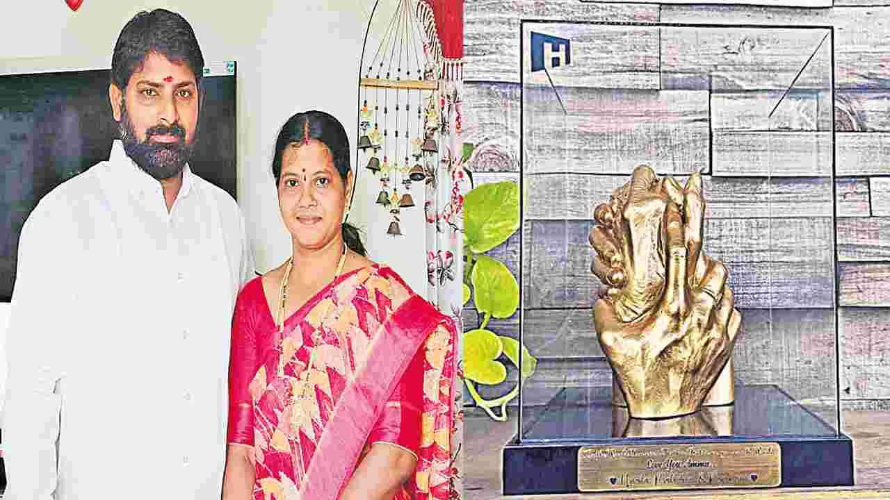 Viral News : భార్యకు గుర్తుగా విగ్రహం ఏర్పాటు చేసి తన ప్రేమను చాటుకున్నాడు ఓ భర్త