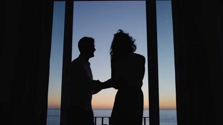 Ahmedabad: హోటల్‌లో జంట రొమాన్స్.. కొద్దిసేపటికే ప్రియురాలి మృతి.. ఏం జరిగిందంటే..!