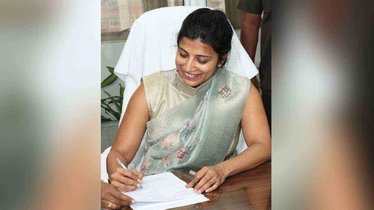 AP: తెలంగాణ నుంచి ఏపీకి వచ్చిన IASలకు పోస్టింగులు.. ఆమ్రపాలి పోస్ట్ ఇదే