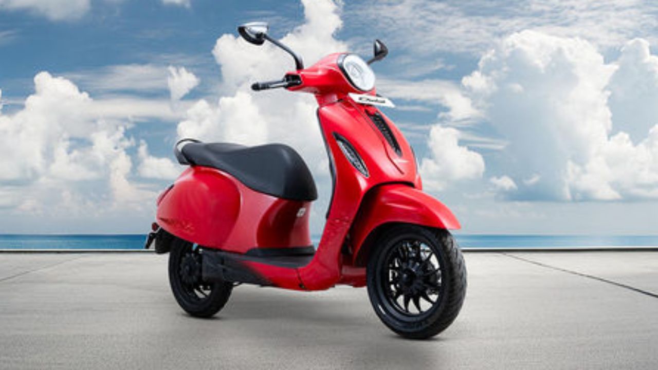 Bajaj vs TVS: టీవీఎస్‌ను దాటేసిన బజాజ్‌.. అగ్రస్థానంలో ఓలా!