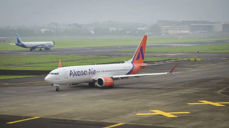 Bomb threats: మరో రెండు విమానాలకు బాంబు బెదిరింపులు.. రెండు రోజుల్లో 12 విమానాలకు హెచ్చరికలు..