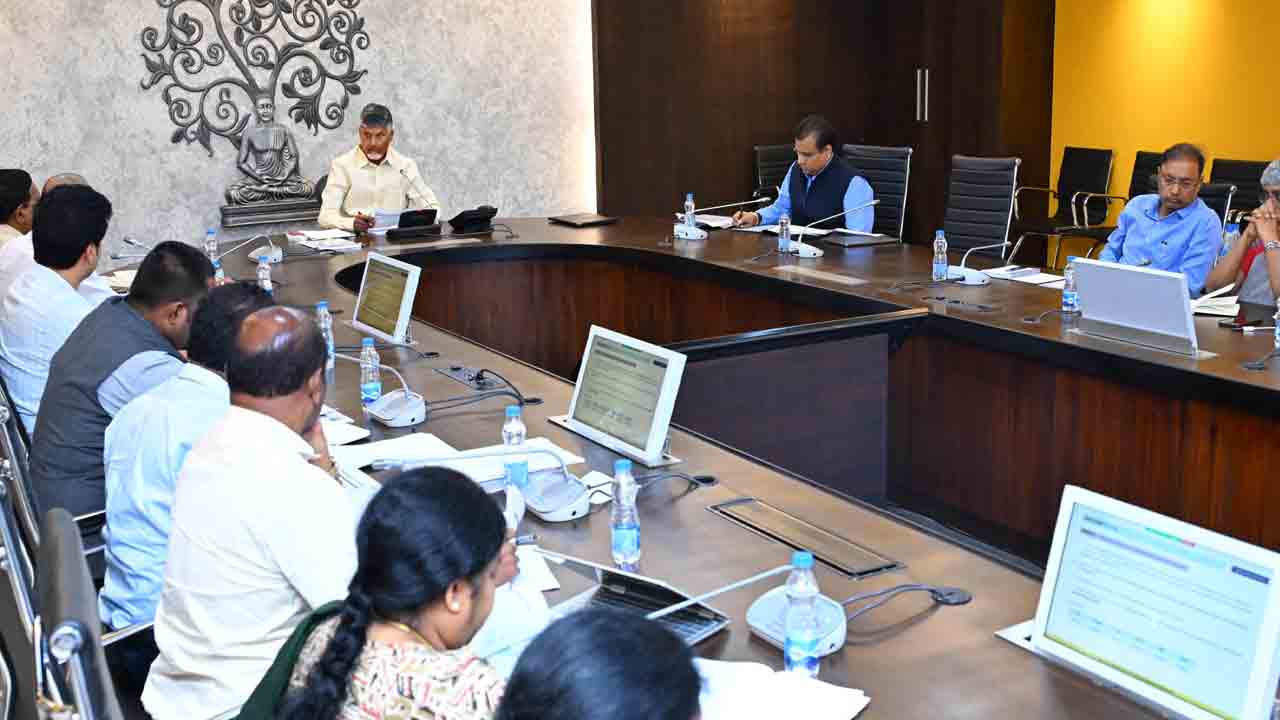 CM Chandrababu: మునిసిపల్ శాఖపై ముఖ్యమంత్రి సమీక్ష.. అధికారులకు ఆదేశం