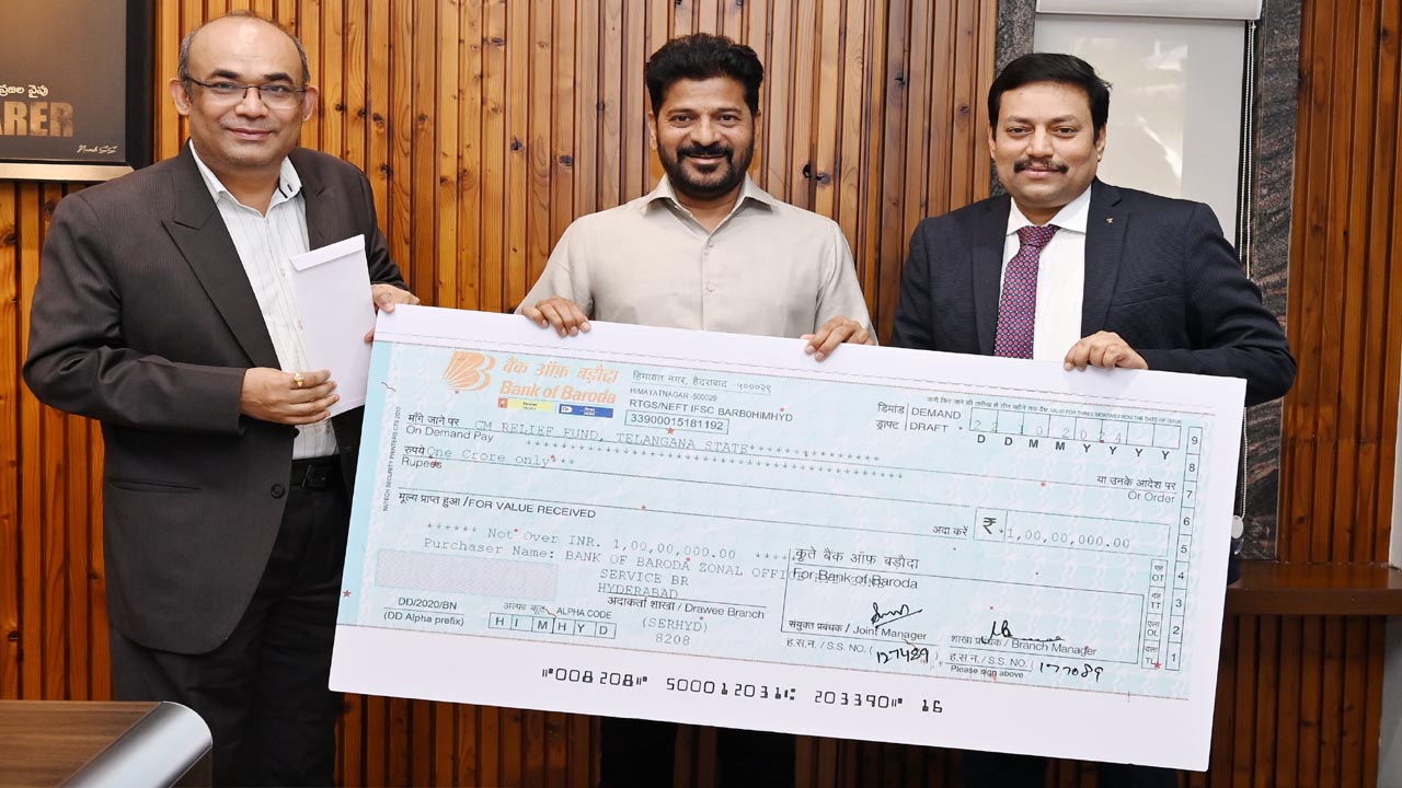 CM Revanth Reddy: ముఖ్యమంత్రి సహాయనిధికి బ్యాంక్ ఆఫ్ బరోడా రూ.కోటి విరాళం..