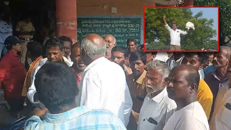 Farmers Protest: అన్నదాతను తొలిచేస్తున్నారు.. ఎనుమాముల మార్కెట్‌లో పత్తి రైతుల ఆందోళన