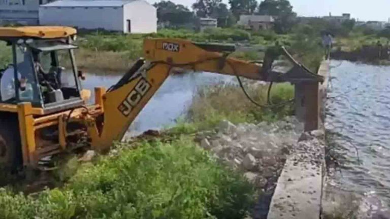 Hyderabad: మూసీ రివర్‌ బెడ్‌లో అక్రమ నిర్మాణాల కూల్చివేత