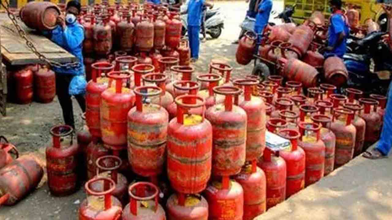 Andhra Pradesh: రాష్ట్ర ప్రజలకు శుభవార్త.. దీపావళి నుండి ఉచిత గ్యాస్ సిలిండర్లు