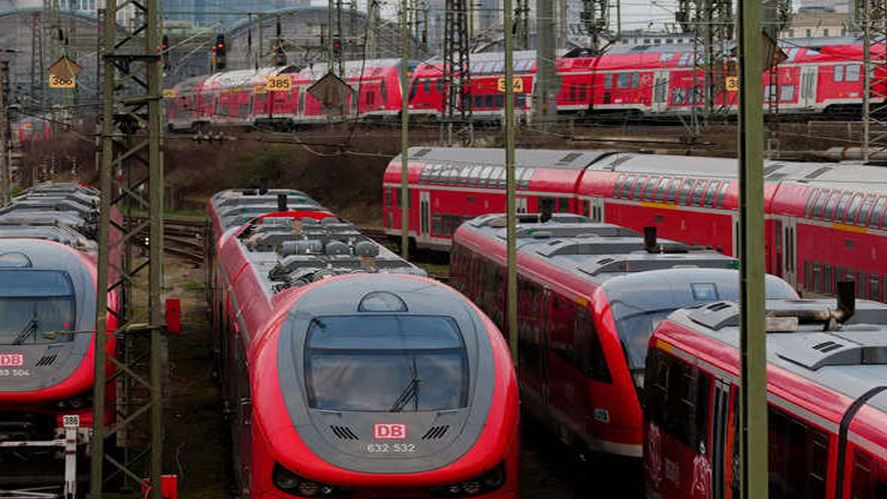 German Railways: భారత్‌ నుంచి లోకో పైలట్‌లను రిక్రూట్ చేసుకున్న జర్మన్ రైల్వే..