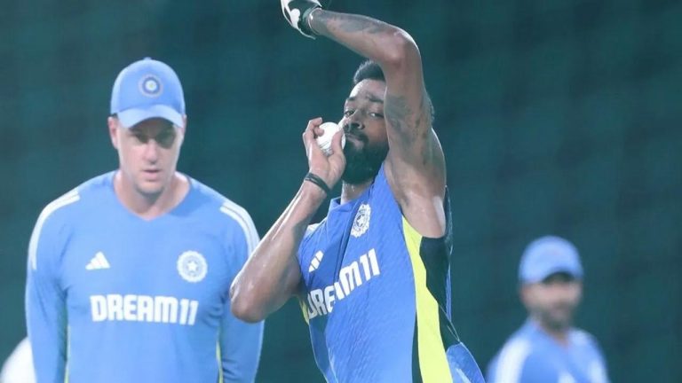 Hardik Pandya: హార్ధిక్ బౌలింగ్‌ పట్ల బౌలింగ్ కోచ్ అసంతృప్తి.. ఈ శైలి మార్చుకో..!