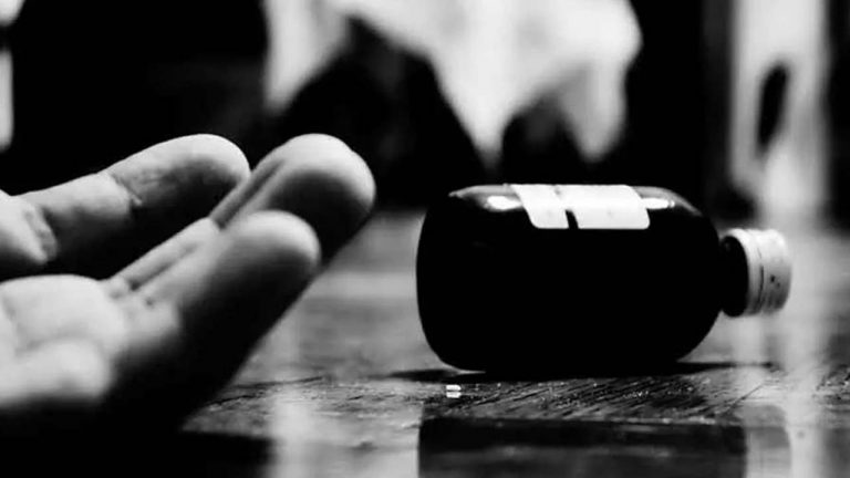 Nandyal Crime: పెళ్లి పేరుతో వేధింపులు.. మైనర్ బాలిక ఆత్మహత్య..