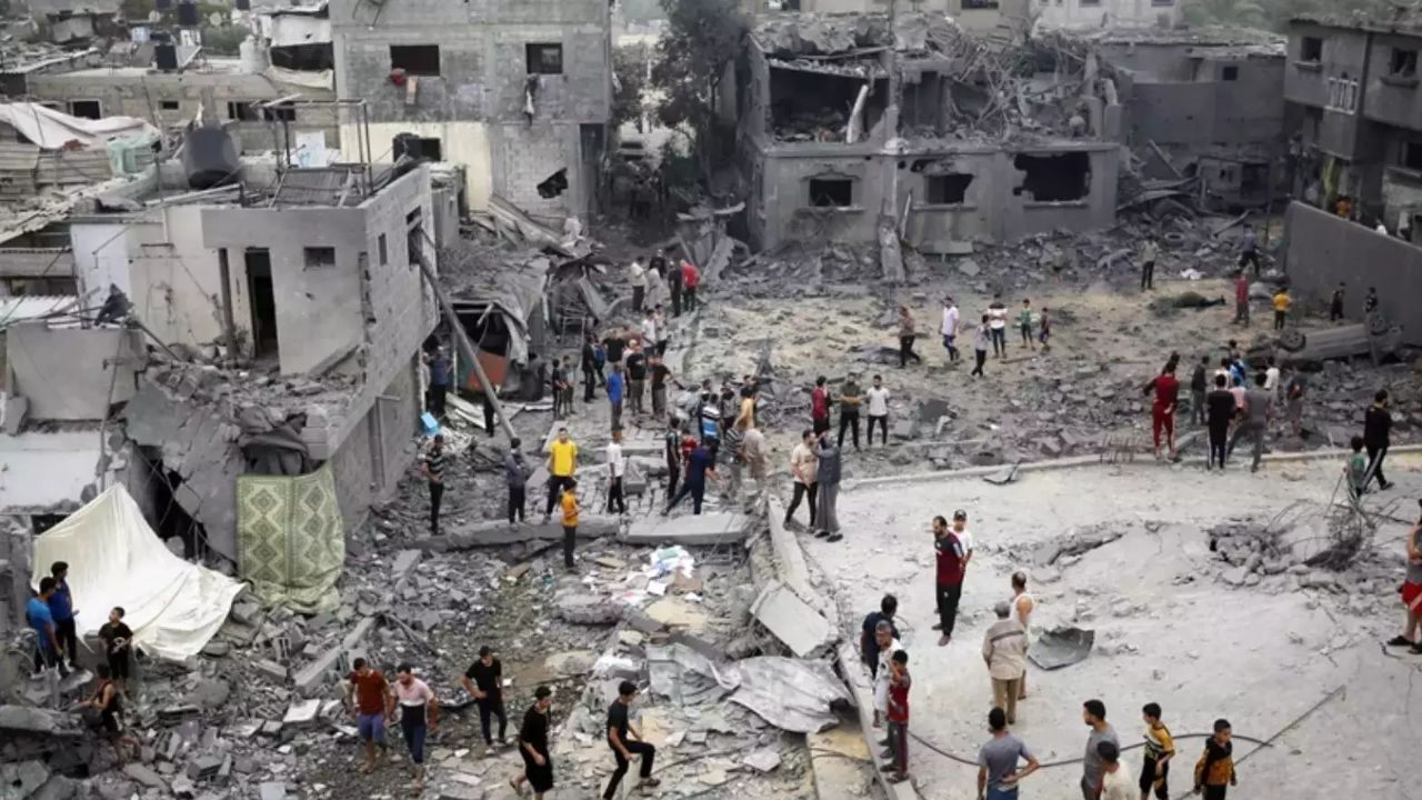 Israeli Strikes: గాజా స్ట్రిప్‌లో ఇజ్రాయెల్ విధ్వంసం.. వైమానిక దాడుల్లో 87 మంది మృతి