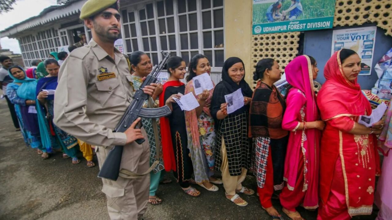 Jammu And Kashmir Polls: తుది దశ పోలింగ్‌ ప్రారంభం.. 40 స్థానాలకు 415 మంది అభ్యర్థులు పోటీ!