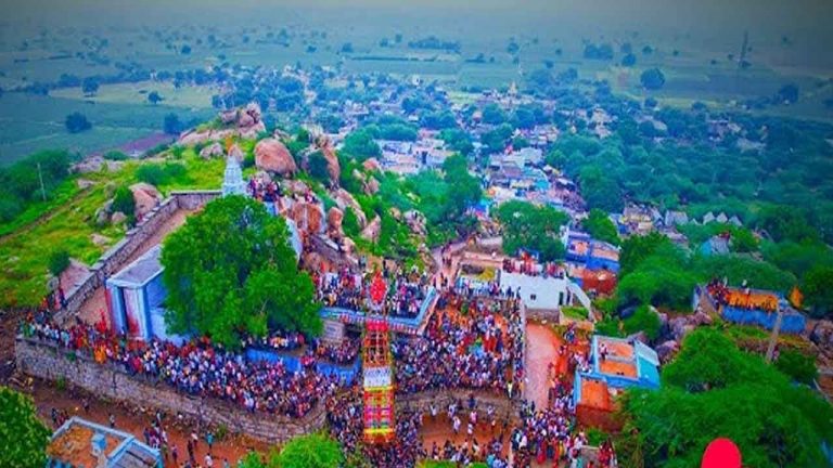 Kurnoool: లక్ష్మీ నరసింహ స్వామి రథోత్సవంలో అపశృతి.. జనంపై పడిన రథం