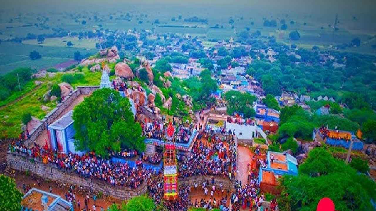 Kurnoool: లక్ష్మీ నరసింహ స్వామి రథోత్సవంలో అపశృతి.. జనంపై పడిన రథం