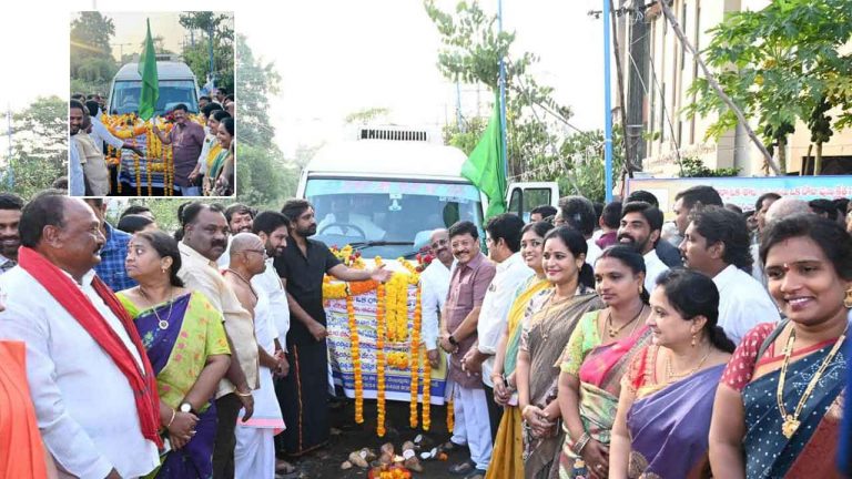 Spiritual Pilgrimage Bus Tour: ఒకేరోజులో పంచారామ క్షేత్రాల సందర్శన.. అధ్యాత్మిక యాత్రకు మంత్రి దుర్గేష్‌ శ్రీకారం..