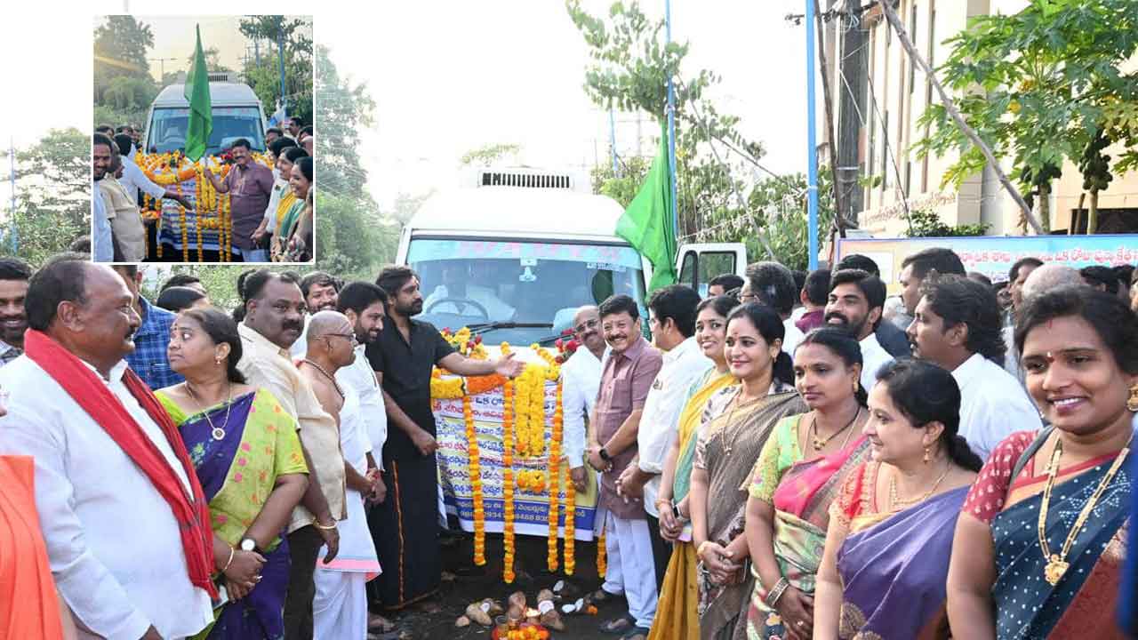 Spiritual Pilgrimage Bus Tour: ఒకేరోజులో పంచారామ క్షేత్రాల సందర్శన.. అధ్యాత్మిక యాత్రకు మంత్రి దుర్గేష్‌ శ్రీకారం..