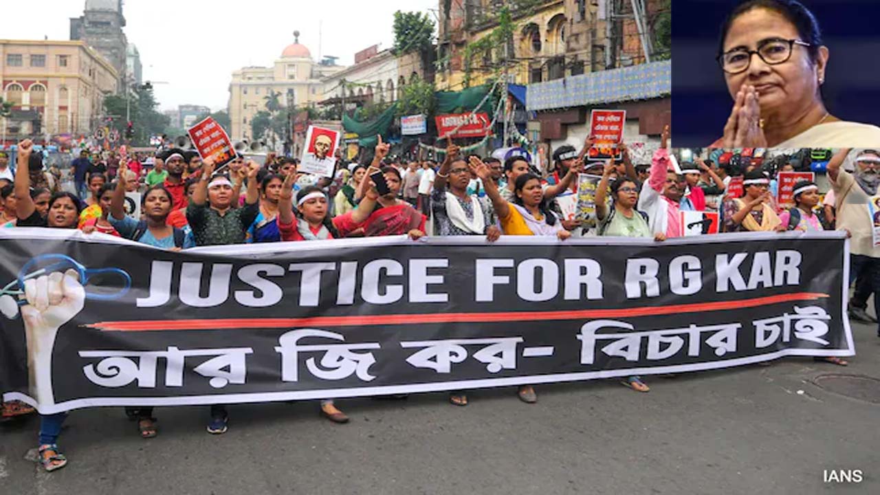 Kolkata: జూడాలకు సీఎం మమత ఫోన్..  డిమాండ్లకు 4 నెలలు సమయమివ్వాలని వినతి