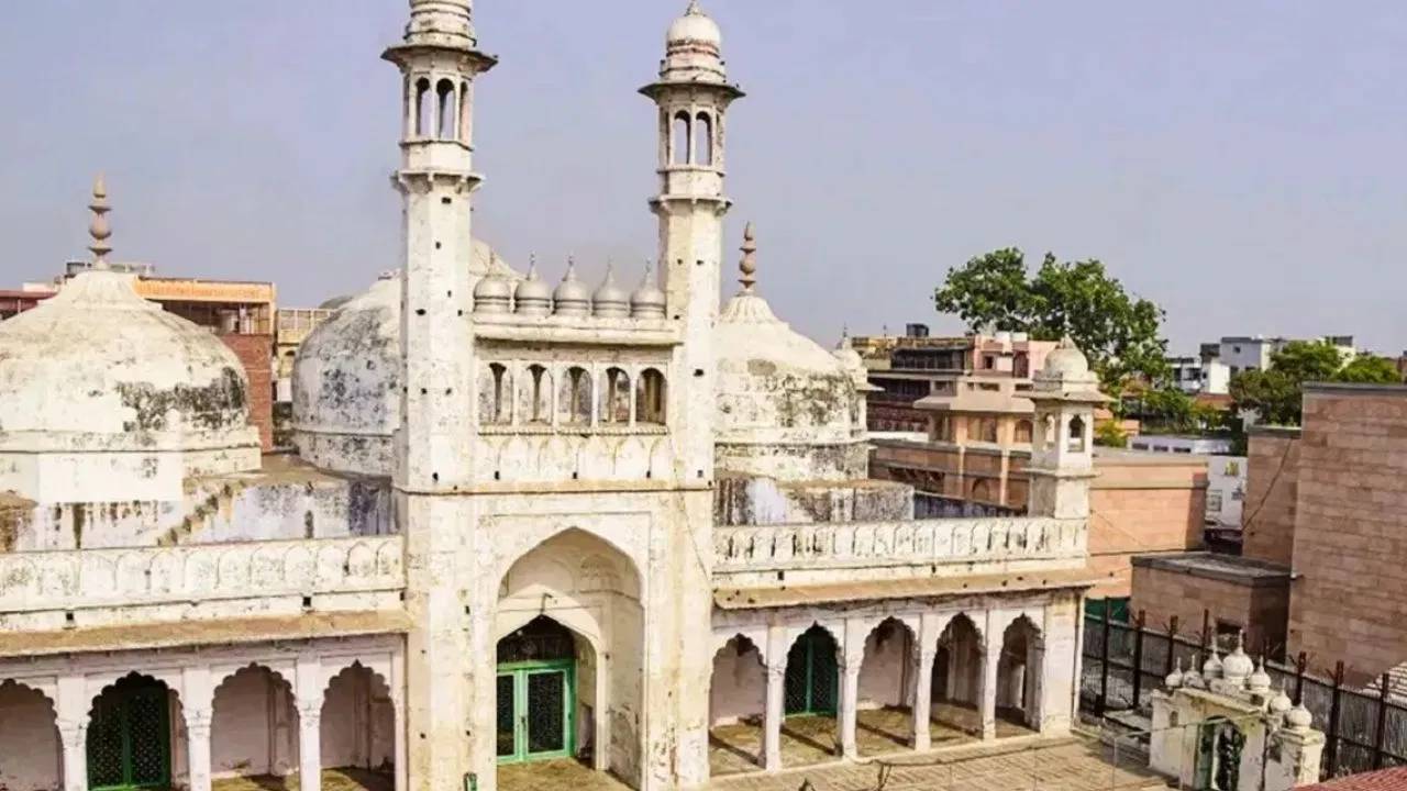 Gyanvapi Case : వారణాసి కోర్టులో హిందూ పక్షం పిటిషన్ తిరస్కరణ.. కారణం ఇదే