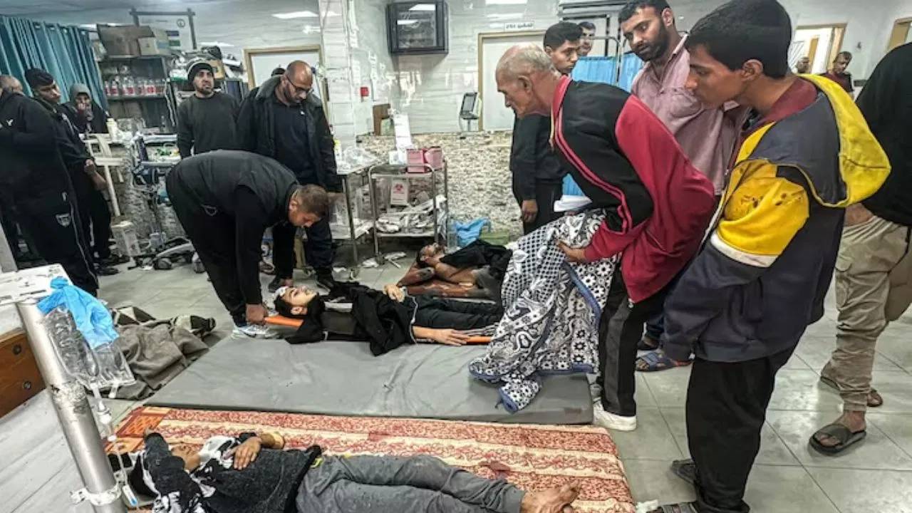 Gaza : 44 మంది వైద్యులు నిర్బంధం.. వైద్య సామాగ్రి కొరత… గాజాలో పరిస్థితి భయంకరం