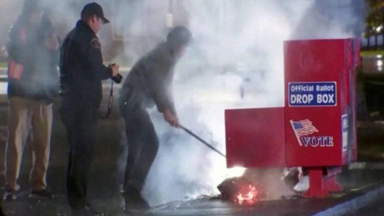 America : అమెరికాలో బ్యాలెట్ బాక్స్ ఫైర్.. విచారణలో పాల్గొన్న ఎఫ్‌బీఐ