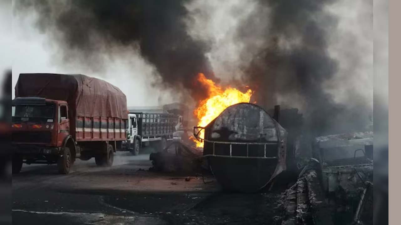 Nigeria: నైజీరియాలో ఘోరం.. పెట్రోల్‌ ట్యాంకర్ పేలి 100 మంది మృతి
