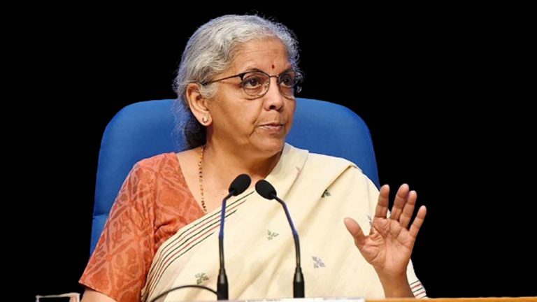 PPF: పీపీఎఫ్ ఖాతాదారులకు కేంద్రం గుడ్ న్యూస్.. ఇకపై ఛార్జీలుండవ్