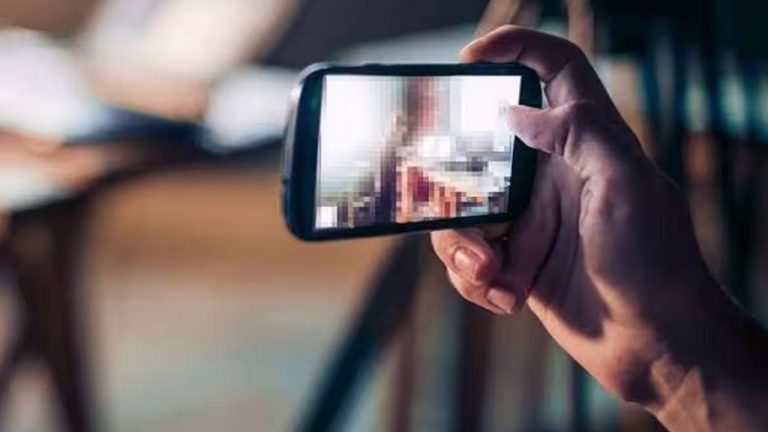 Telangana MLA: ఎమ్మెల్యేను టార్గెట్ చేసిన సైబర్ నేరగాళ్లు.. అర్థరాత్రి న్యూడ్ వీడియో కాల్..